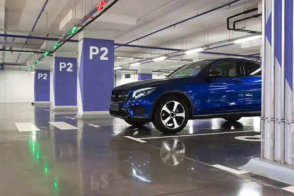 Просторный паркинг