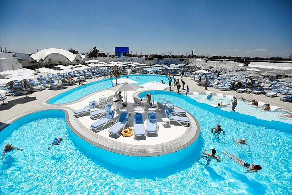 Клуб отдыха Santorini